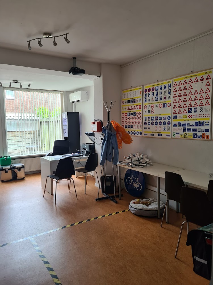 Auto- en motorrijschool HIPPE Amstelveen foto 1