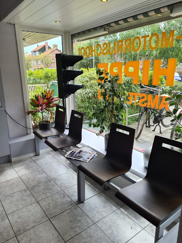 Auto- en motorrijschool HIPPE Amstelveen foto 3