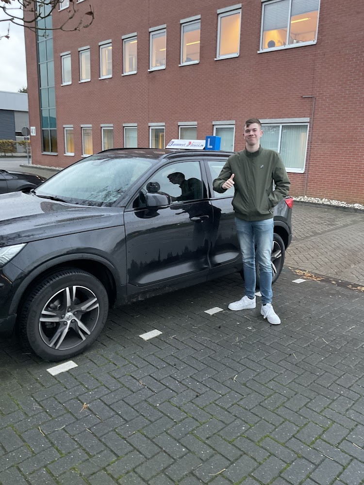 Auto- en Motorrijschool Lammert Visser foto 1