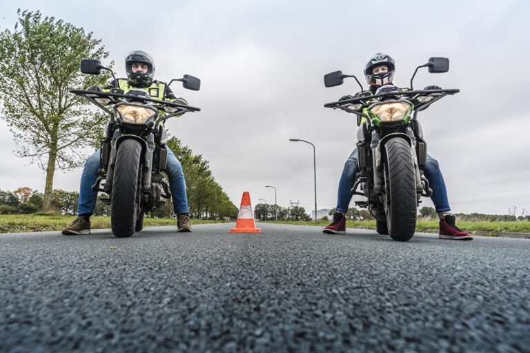 De Rijschool als het gaat om Auto Motor en BE foto 1