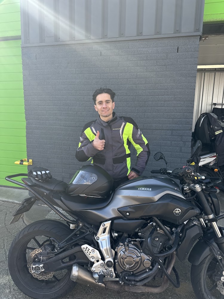 Rijschool Motorrijles Tilburg foto 2