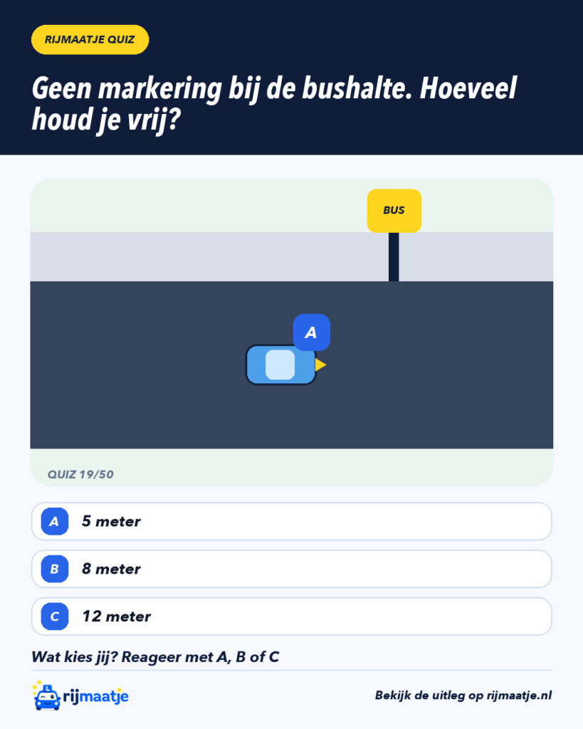 Geen markering bij de bushalte. Hoeveel houd je vrij? – Rijmaatje
