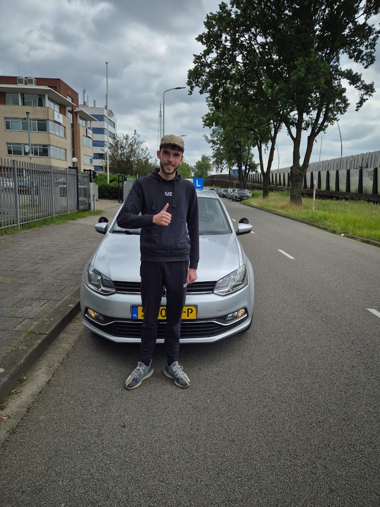 Rijschool EHVLegend foto 3