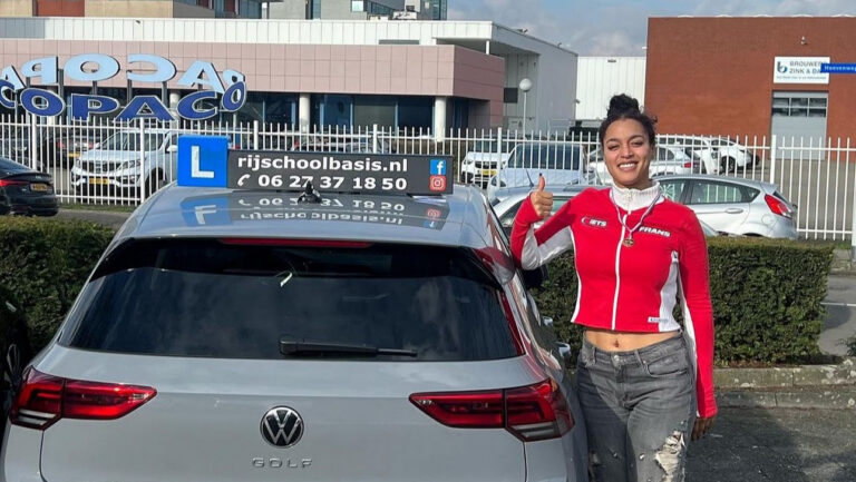 Rijschool Eindhoven Batu foto 1