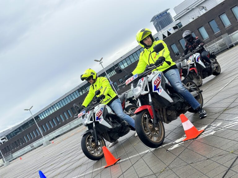 Rijschool GUL foto 1