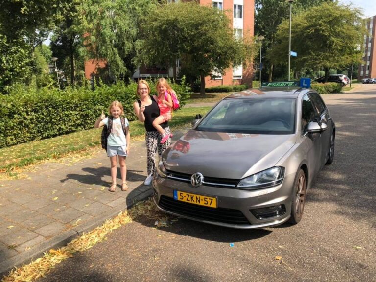 Auto- en motorrijschool Essers